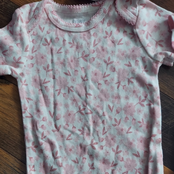 4 pack bundle light pink onesies - Picture 4 of 5